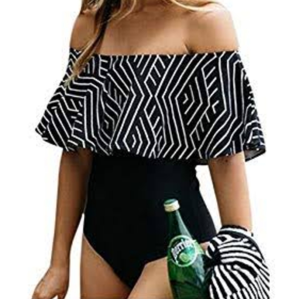 ROMWE Geometric Off the Shoulder Black White One Piece Small